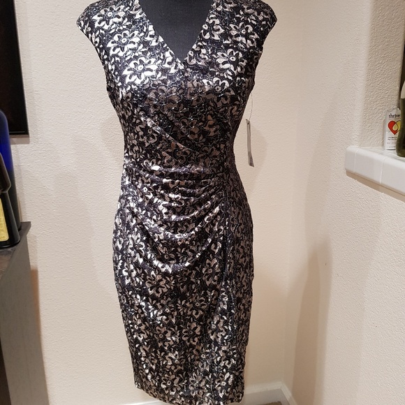 Dress - Picture 7 of 7